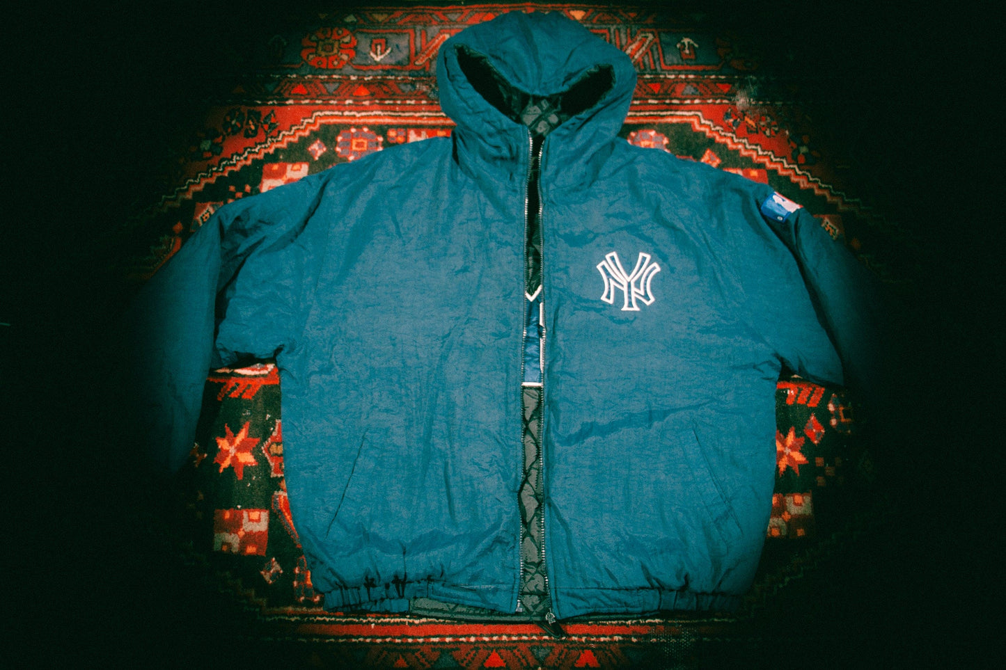 Pro Player New York Yankees Reversible Puffer Jacket – Men’s L