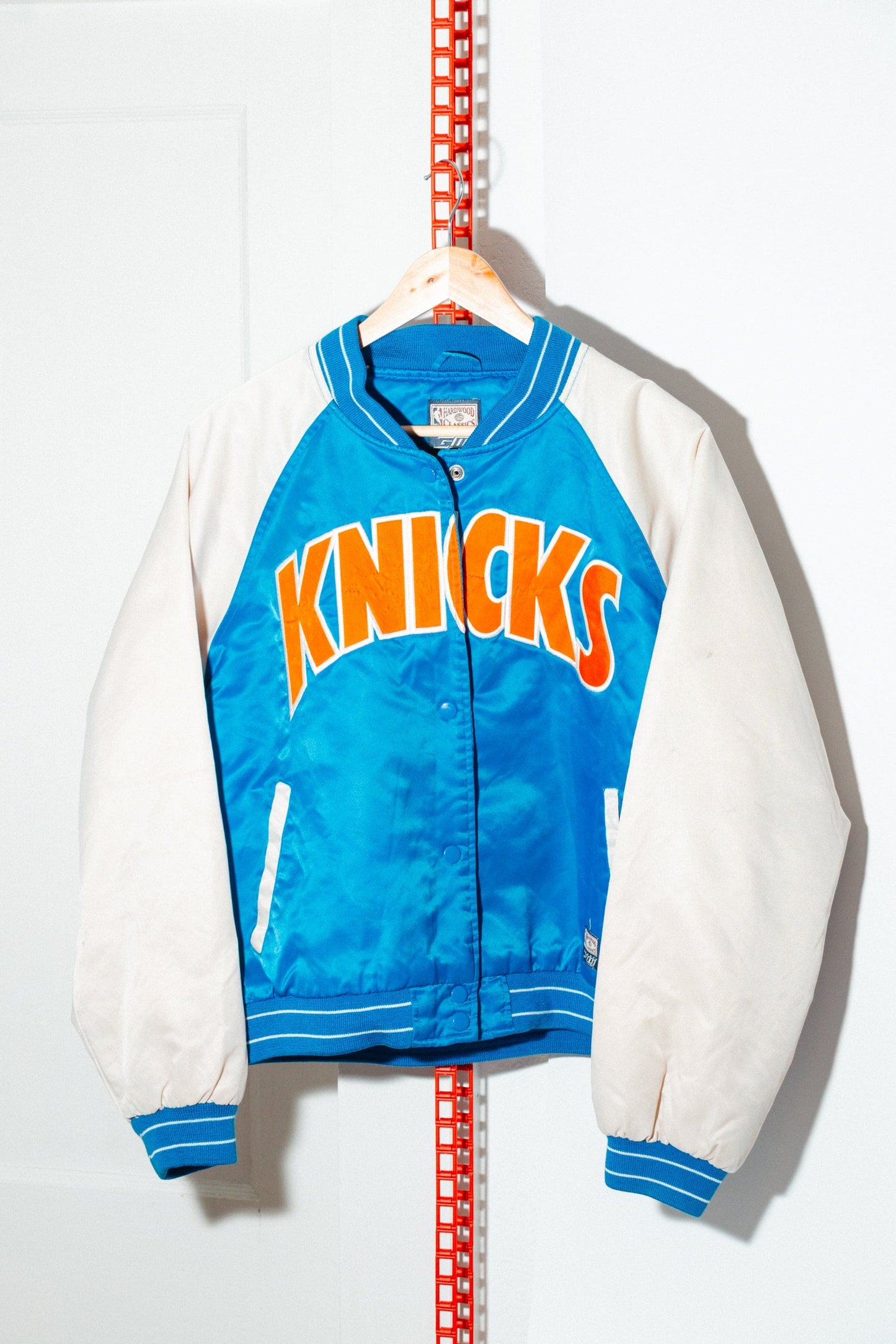 Knicks Hardwood Classics Bomber (Cropped Fit) L